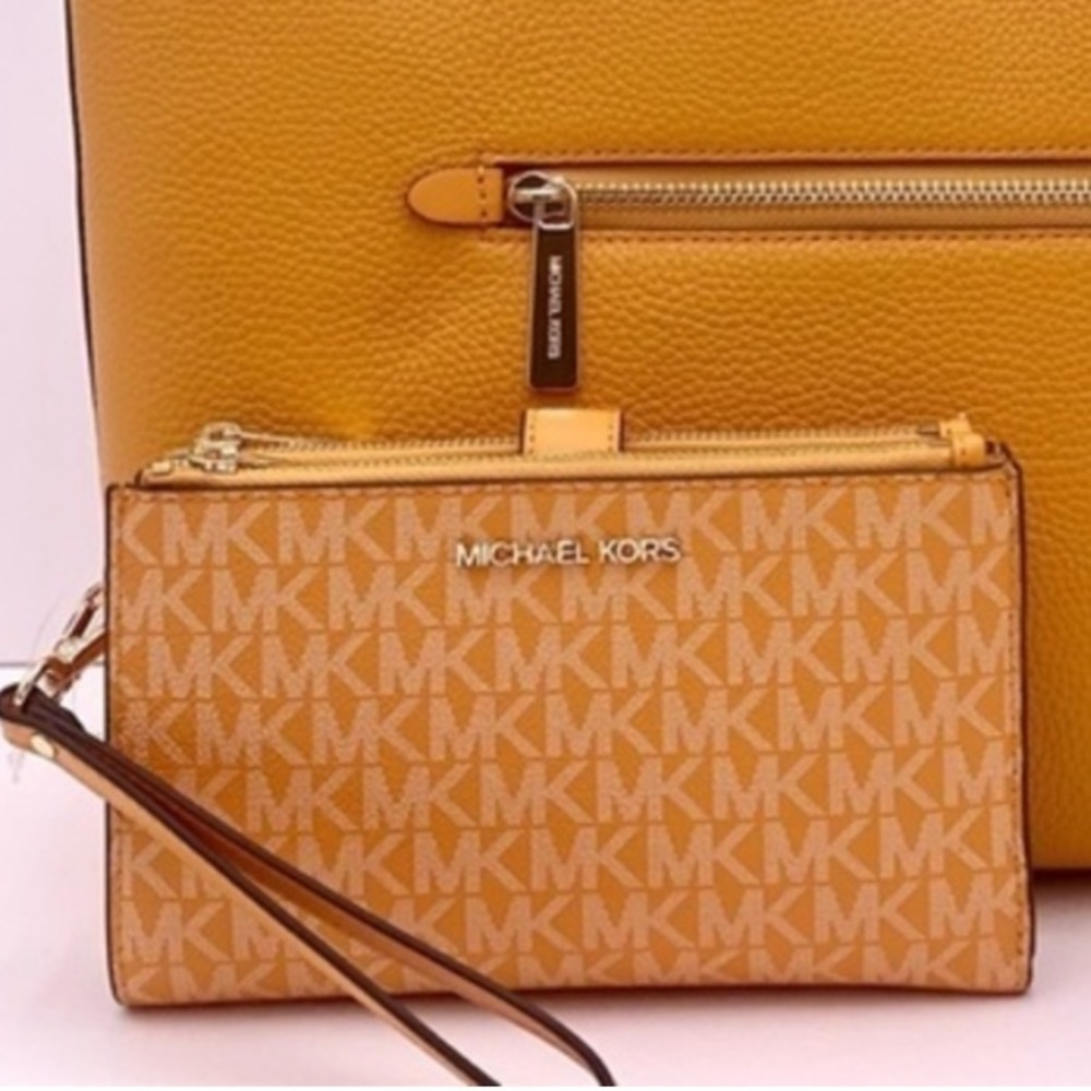 Michael Kors Double Zip Wallet Wristlet Honeycomb - Picture 2 of 12
